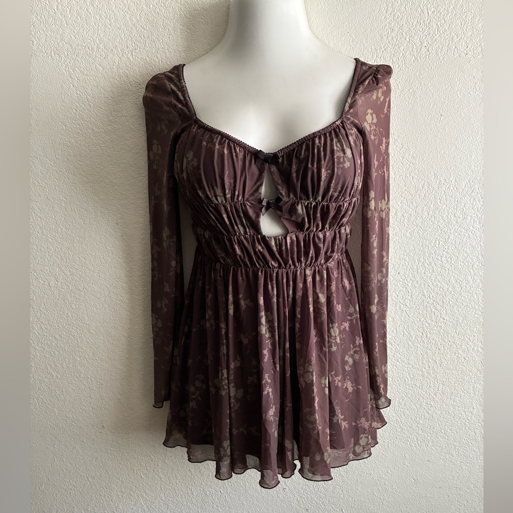 Urban Outfitters Diana Ruched Cut-Out Playsuit Floral Long Sleeve Romper M - Picture 3 of 16